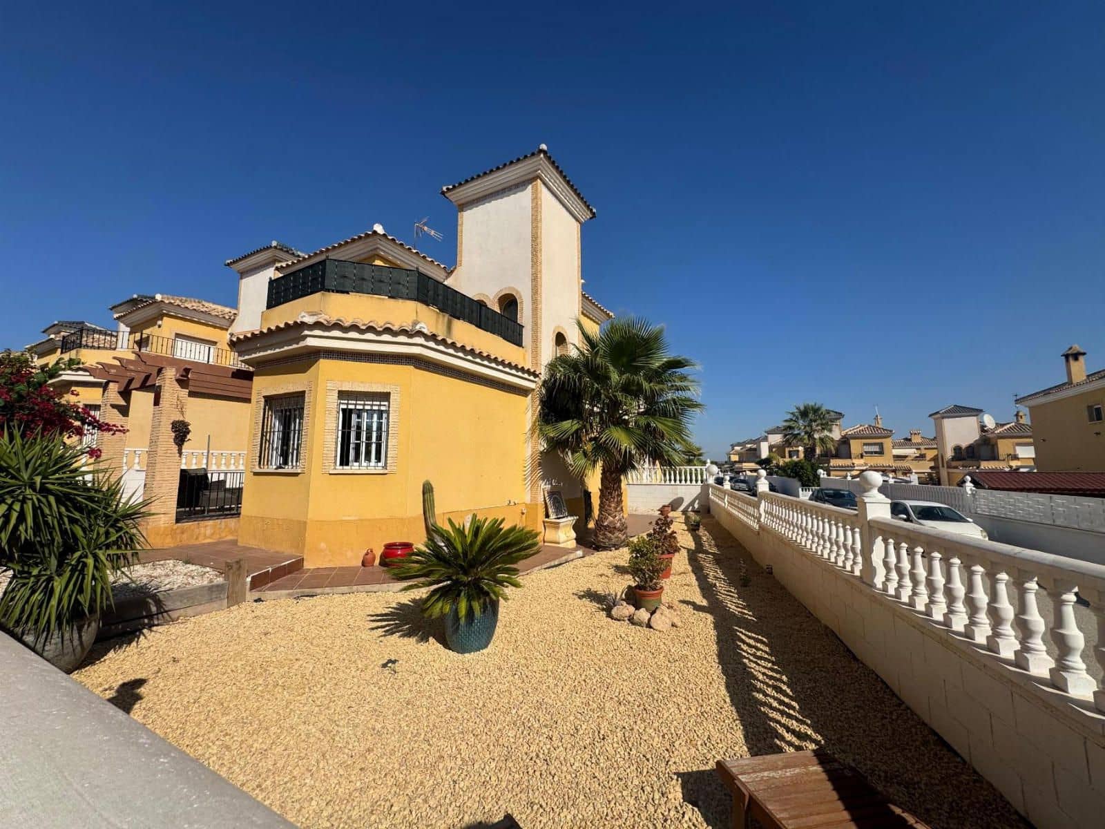 3 soverom Villa til salgs i Lo Crispin med svømmebasseng garasje - € 259 900 (Ref: 9241968)