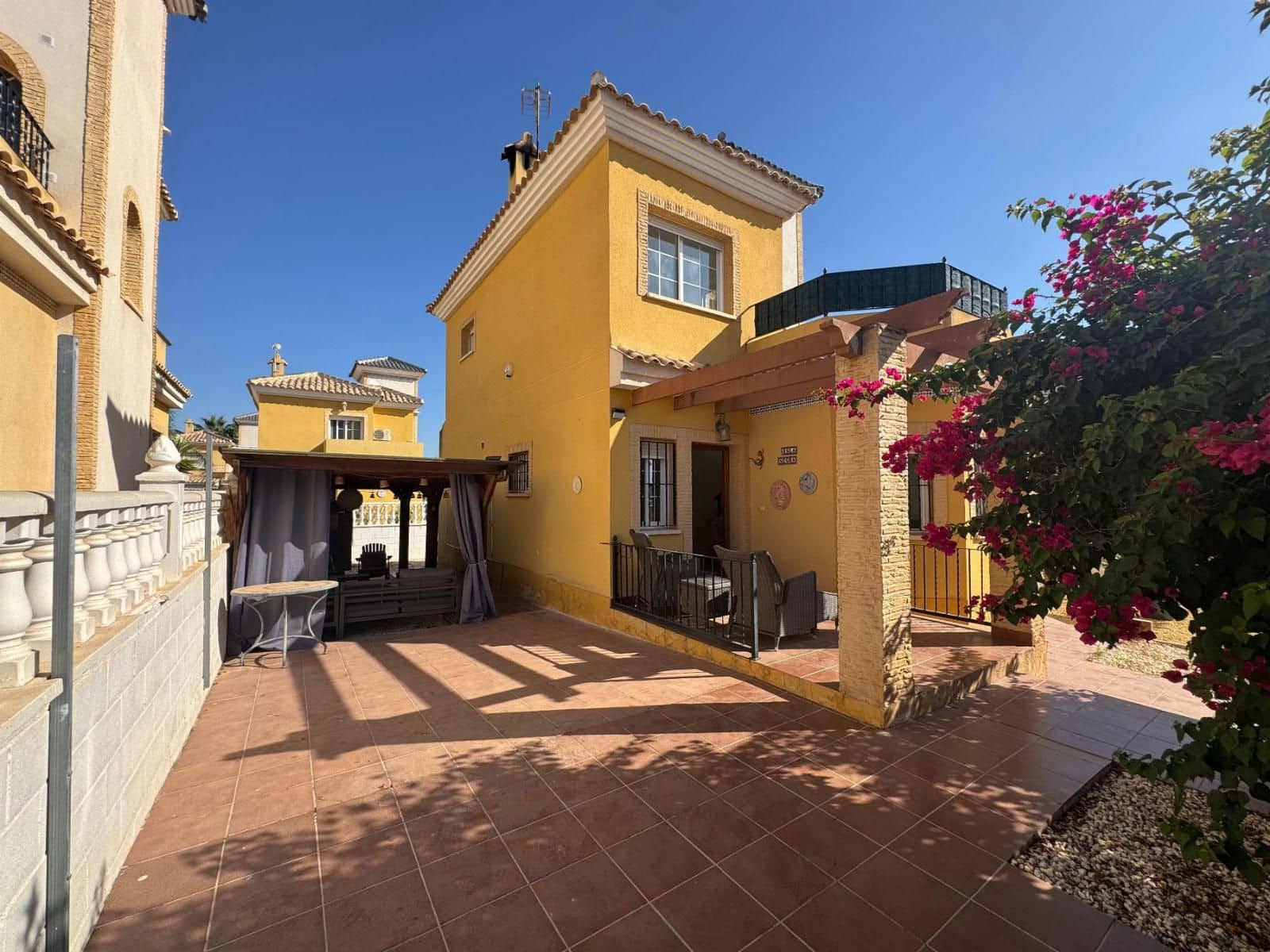 3 soverom Villa til salgs i Lo Crispin med svømmebasseng garasje - € 259 900 (Ref: 9241968)