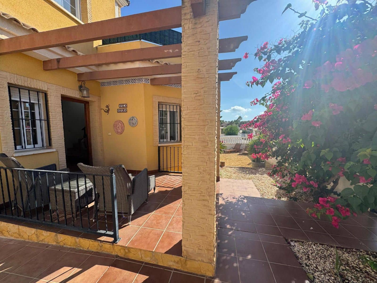 3 soverom Villa til salgs i Lo Crispin med svømmebasseng garasje - € 259 900 (Ref: 9241968)