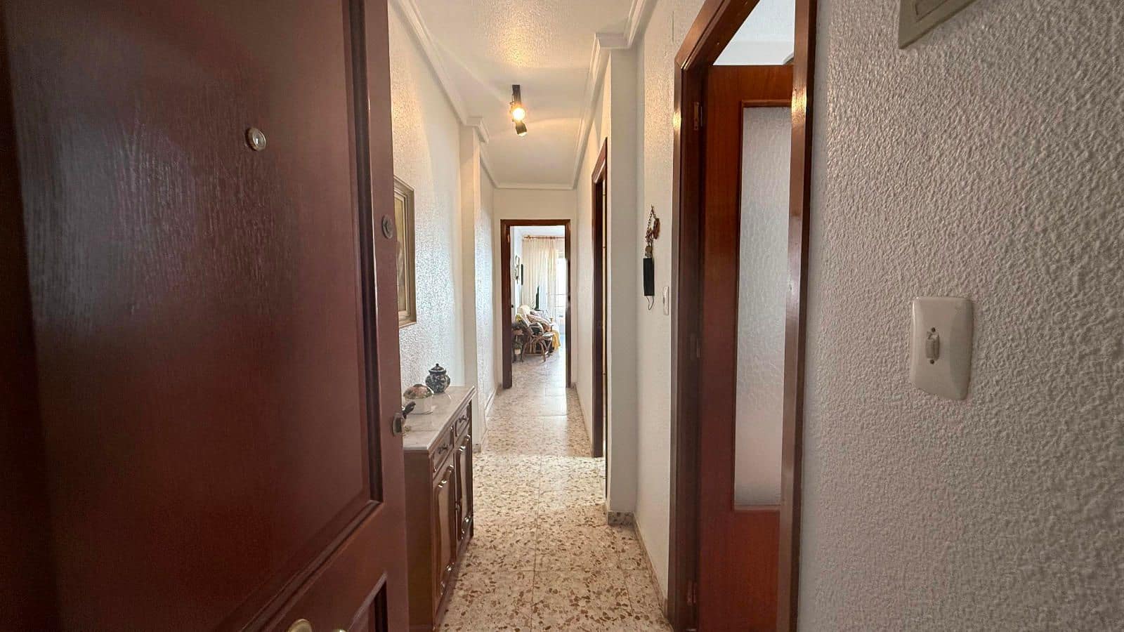 Piso de 3 habitaciones en Torrevieja en venta - 164.000 € (Ref: 9246192)