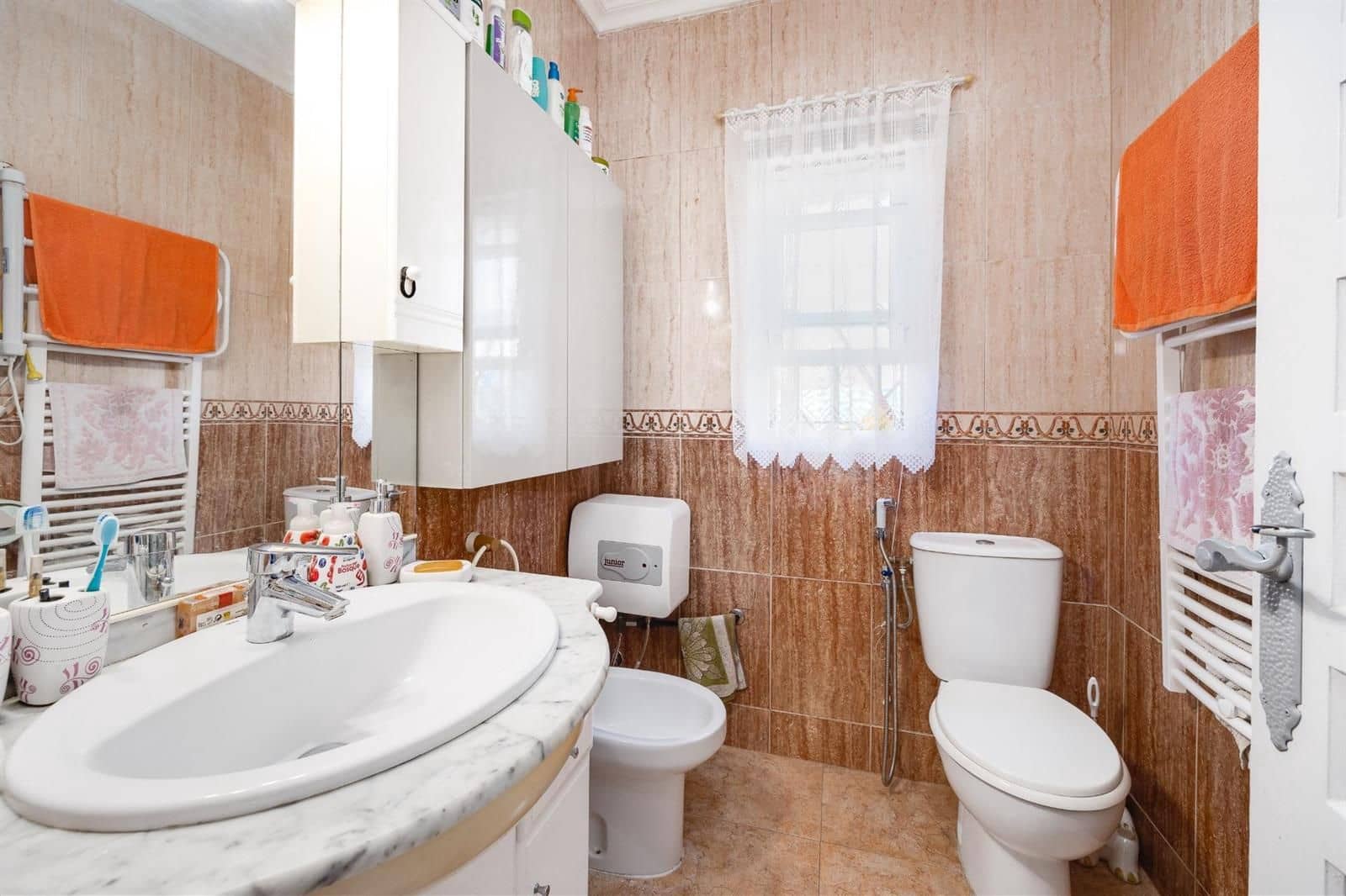 4 chambre Villa/Maison à vendre à Aguas Nuevas avec garage - 290 000 € (Ref: 9251426)