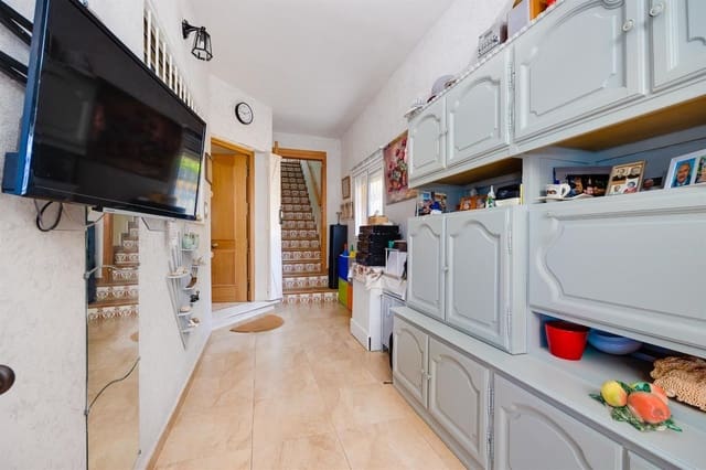 4 sovrum Villa till salu i Aguas Nuevas, Torrevieja med garage - 290 000 € (Ref: 9251426)