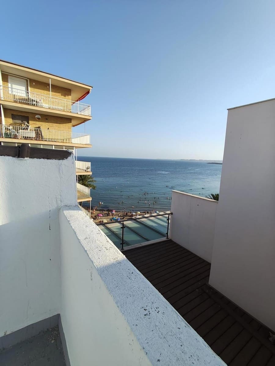 3 makuuhuone Asunto myytävänä paikassa Torrevieja mukana uima-altaan - 295 000 € (Ref: 9251427)