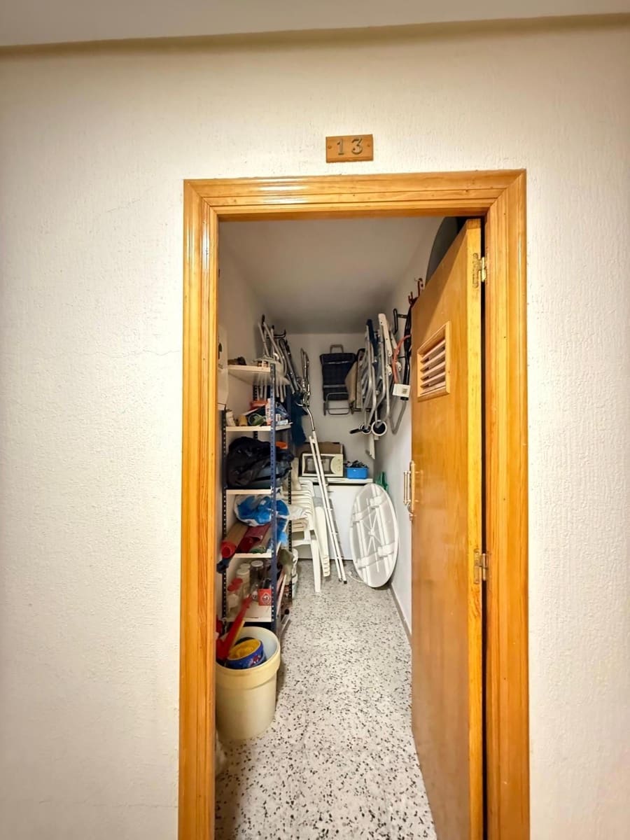 3 makuuhuone Asunto myytävänä paikassa Torrevieja mukana uima-altaan - 295 000 € (Ref: 9251427)