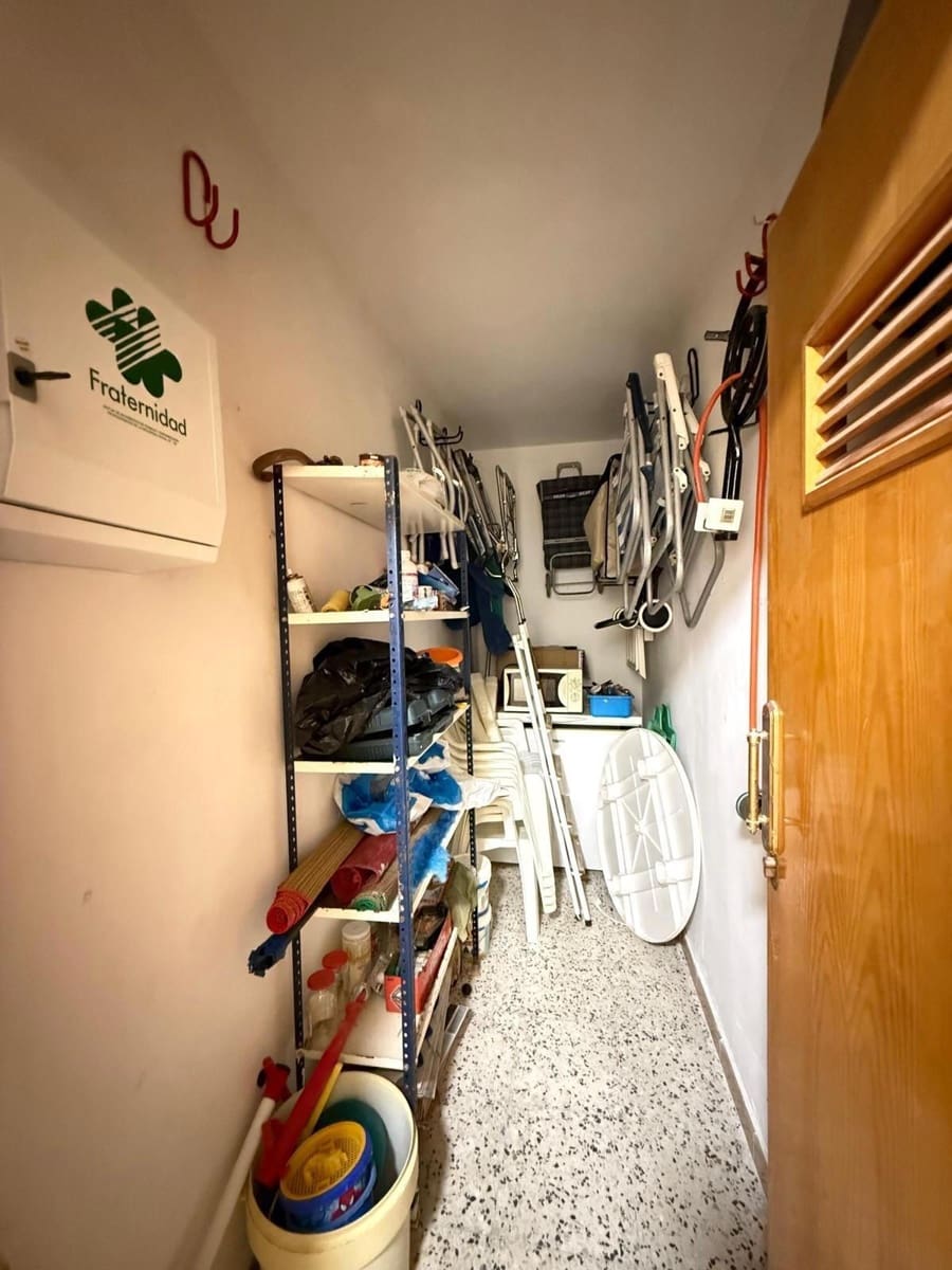 3 makuuhuone Asunto myytävänä paikassa Torrevieja mukana uima-altaan - 295 000 € (Ref: 9251427)