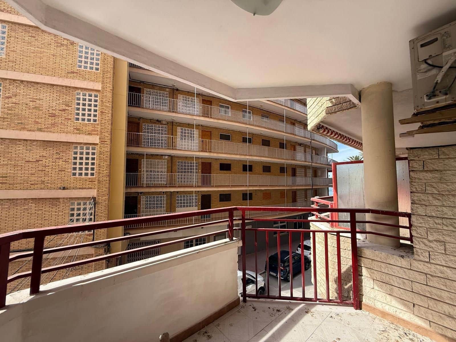 3 makuuhuone Asunto myytävänä paikassa Torrevieja mukana uima-altaan - 295 000 € (Ref: 9251427)