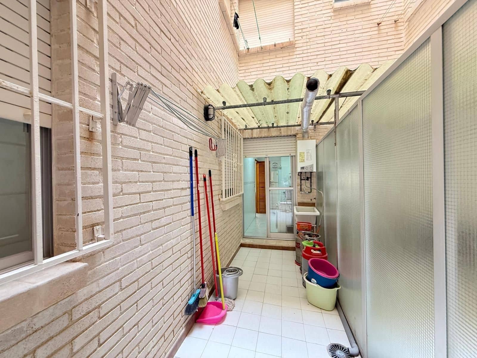 3 makuuhuone Asunto myytävänä paikassa Torrevieja mukana uima-altaan - 295 000 € (Ref: 9251427)