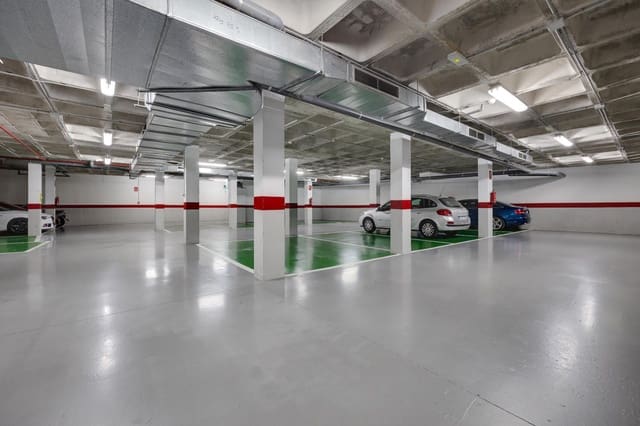 Garage til salg i Las Piscinas Naturales, Torrevieja - € 17.000 (Ref: 9251565)