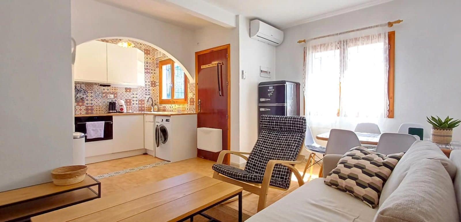 Casa de 2 habitaciones en Torrevieja en venta con piscina - 179.990 € (Ref: 9251566)