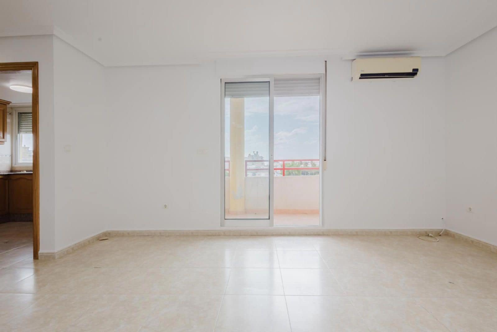 2 chambre Appartement à vendre à Torrevieja avec piscine garage - 136 990 € (Ref: 9251631)