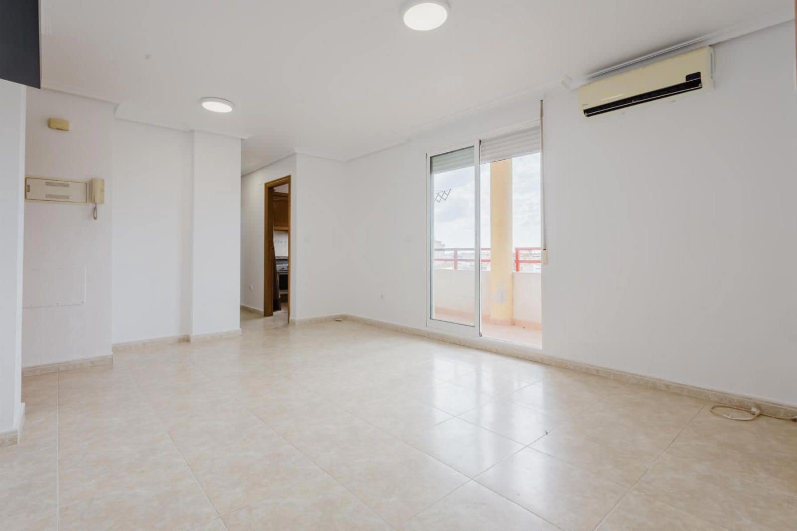 2 chambre Appartement à vendre à Torrevieja avec piscine garage - 136 990 € (Ref: 9251631)