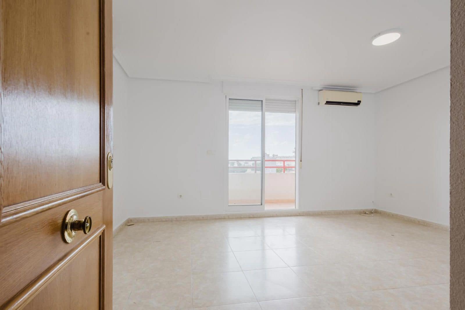 2 chambre Appartement à vendre à Torrevieja avec piscine garage - 136 990 € (Ref: 9251631)
