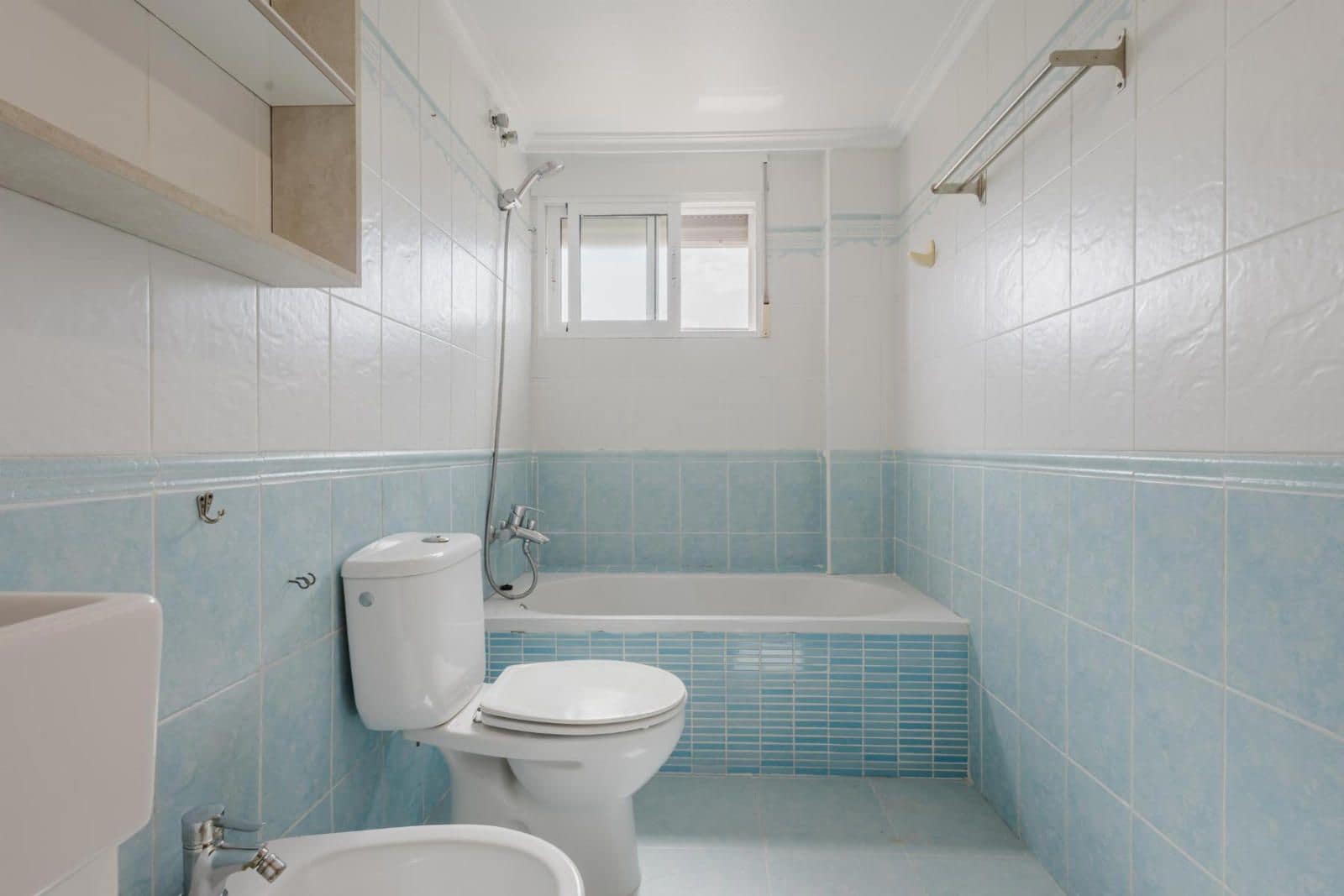 2 chambre Appartement à vendre à Torrevieja avec piscine garage - 136 990 € (Ref: 9251631)