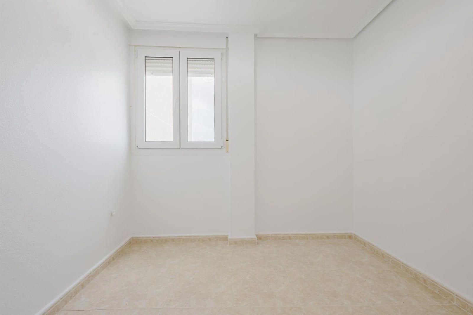 2 chambre Appartement à vendre à Torrevieja avec piscine garage - 136 990 € (Ref: 9251631)