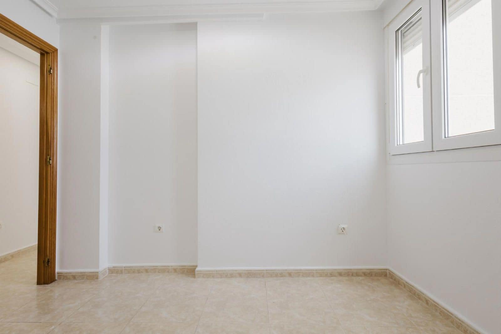 2 chambre Appartement à vendre à Torrevieja avec piscine garage - 136 990 € (Ref: 9251631)