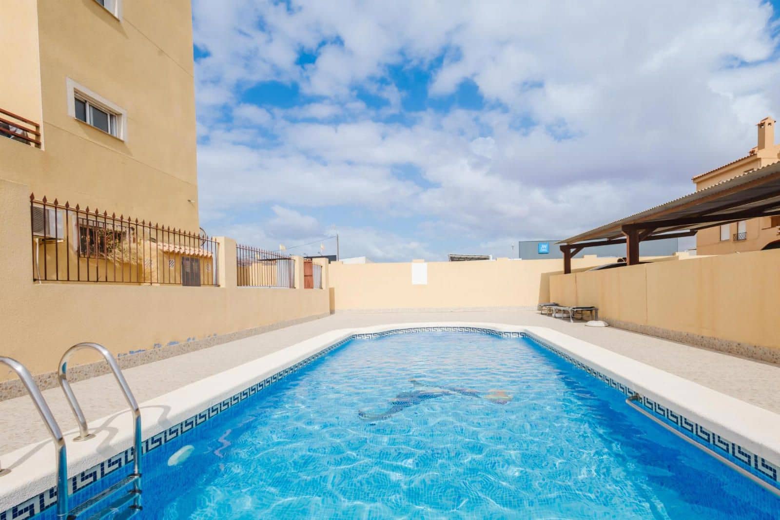 2 chambre Appartement à vendre à Torrevieja avec piscine garage - 136 990 € (Ref: 9251631)