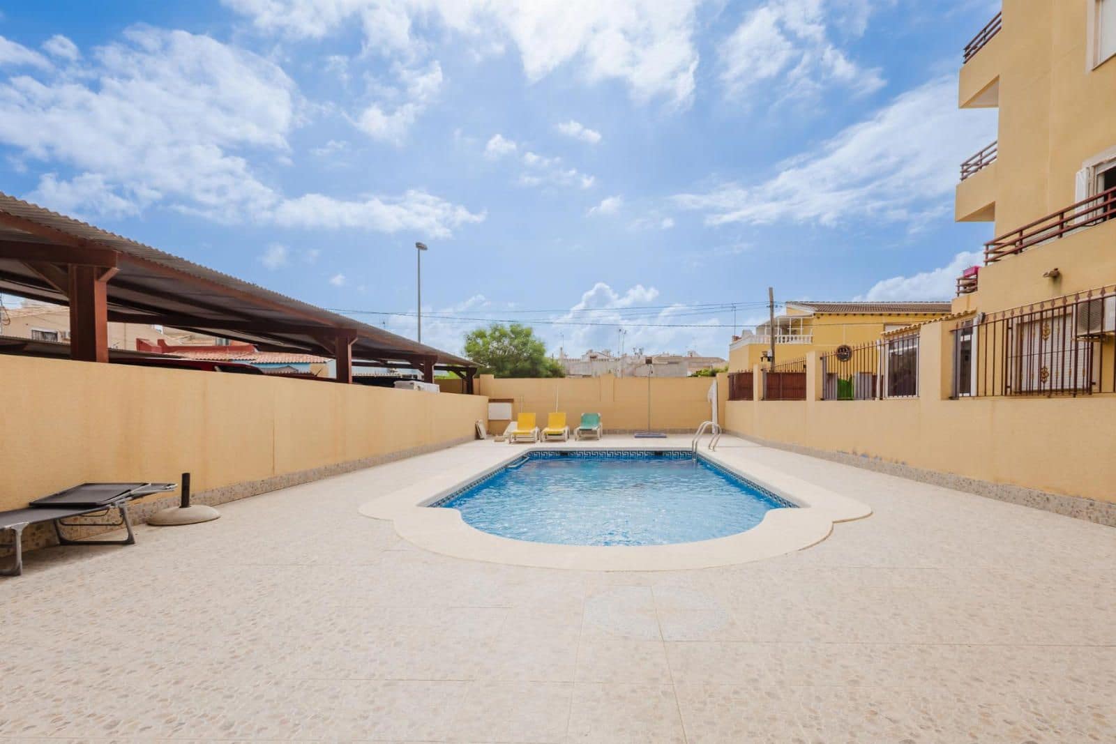 2 chambre Appartement à vendre à Torrevieja avec piscine garage - 136 990 € (Ref: 9251631)