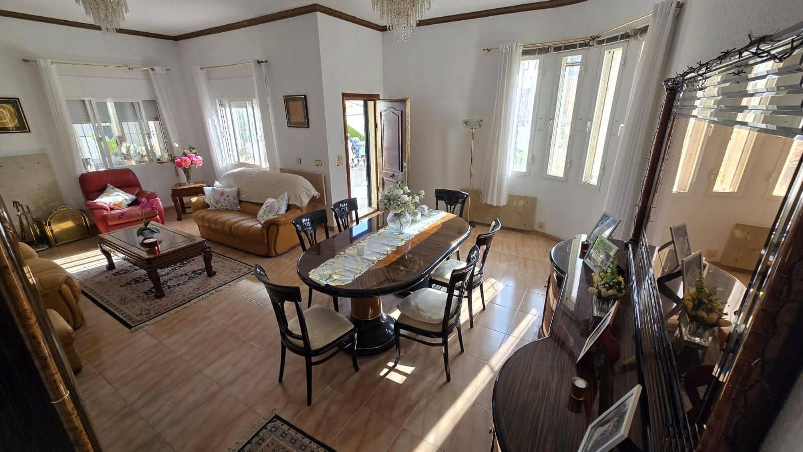 3 sovrum Villa till salu i Torrevieja med pool garage - 480 000 € (Ref: 9254062)