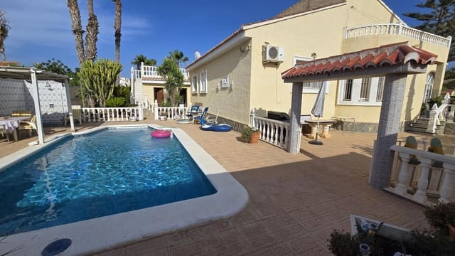 3 chambre Villa/Maison à vendre à El Chaparral, Torrevieja avec piscine garage - 480 000 € (Ref: 9254062)
