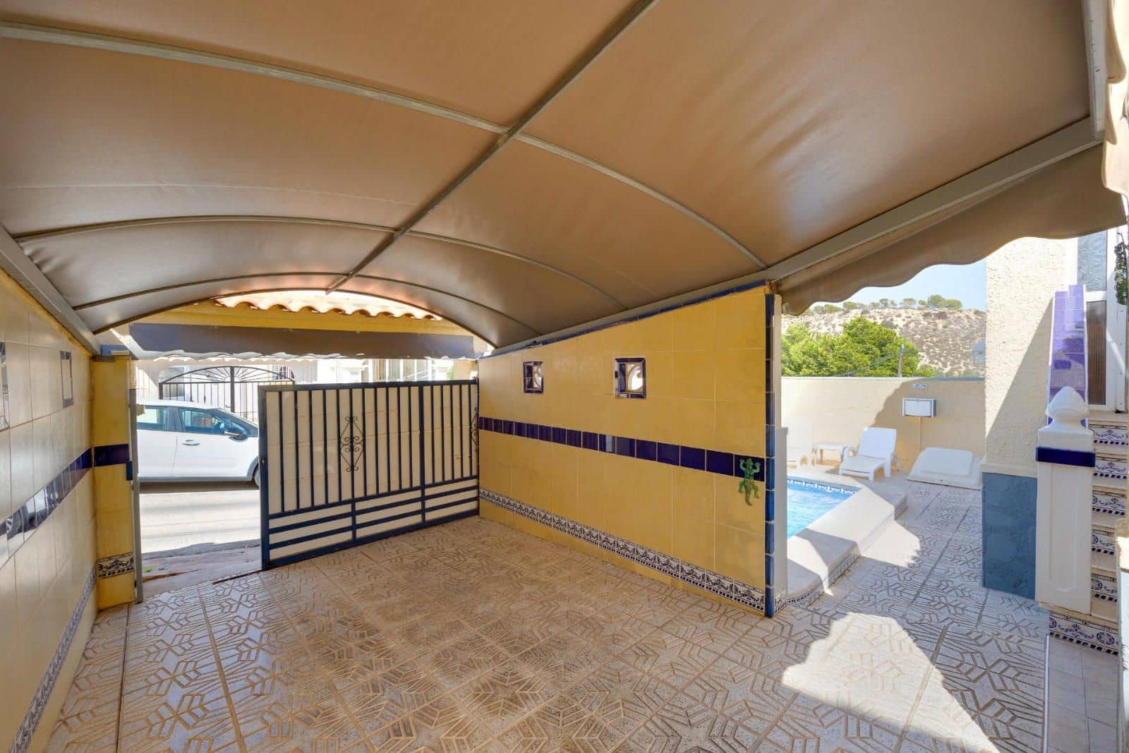 3 bedroom Villa for sale in San Fulgencio with pool garage - € 244,000 (Ref: 9255954)