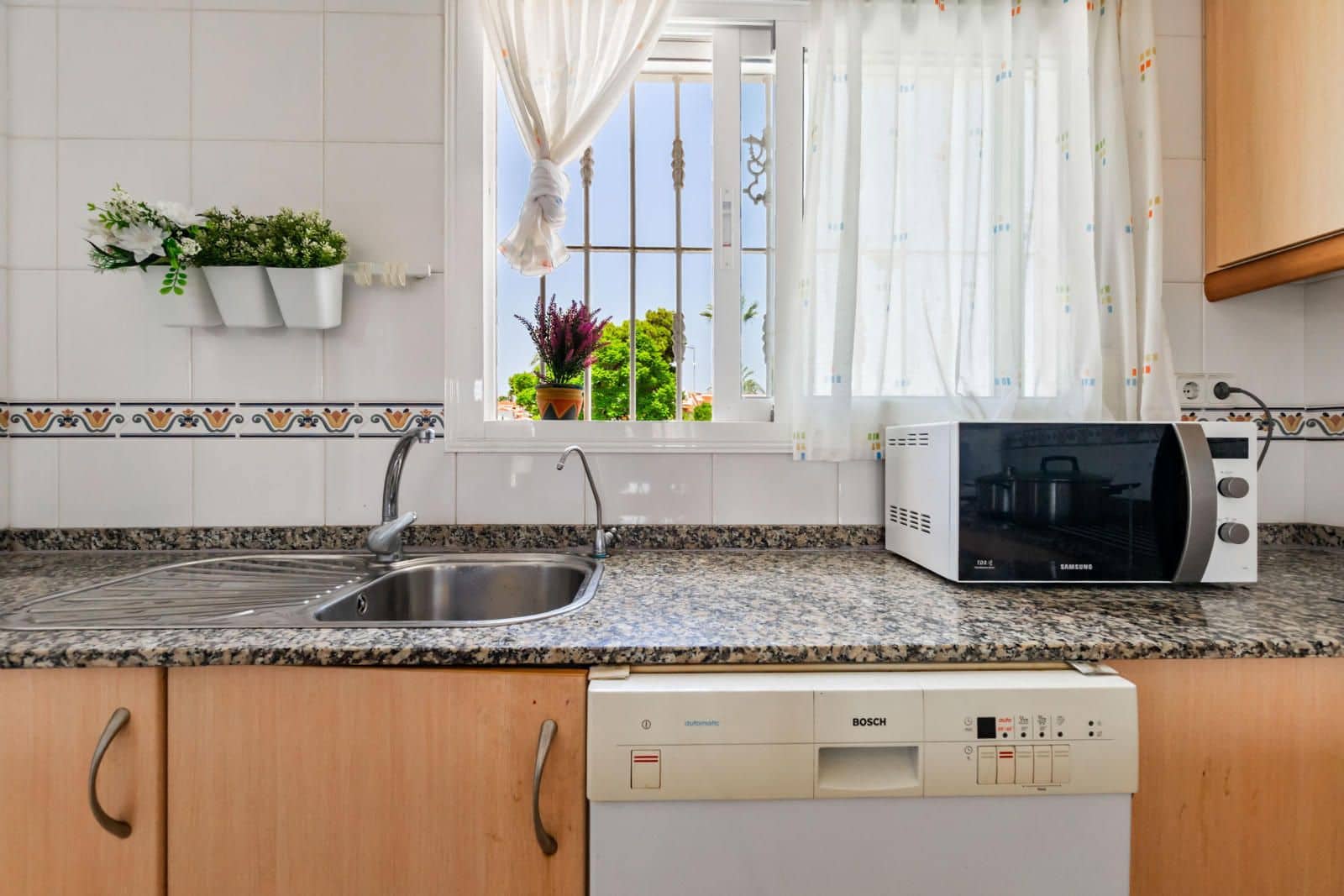 3 Zimmer Villa zu verkaufen in Ciudad Quesada mit Pool Garage - 283.000 € (Ref: 9255955)