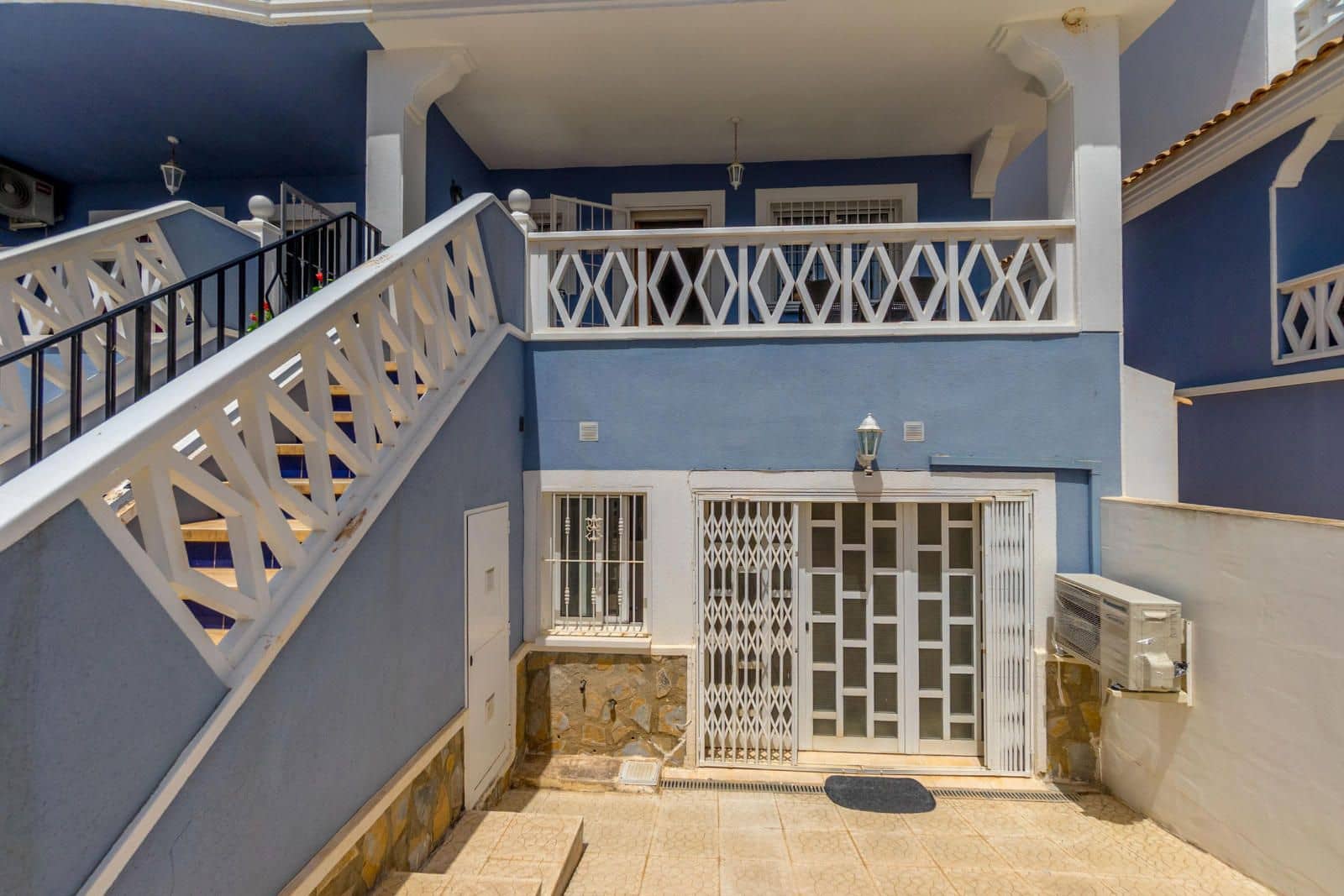 3 Zimmer Villa zu verkaufen in Ciudad Quesada mit Pool Garage - 283.000 € (Ref: 9255955)