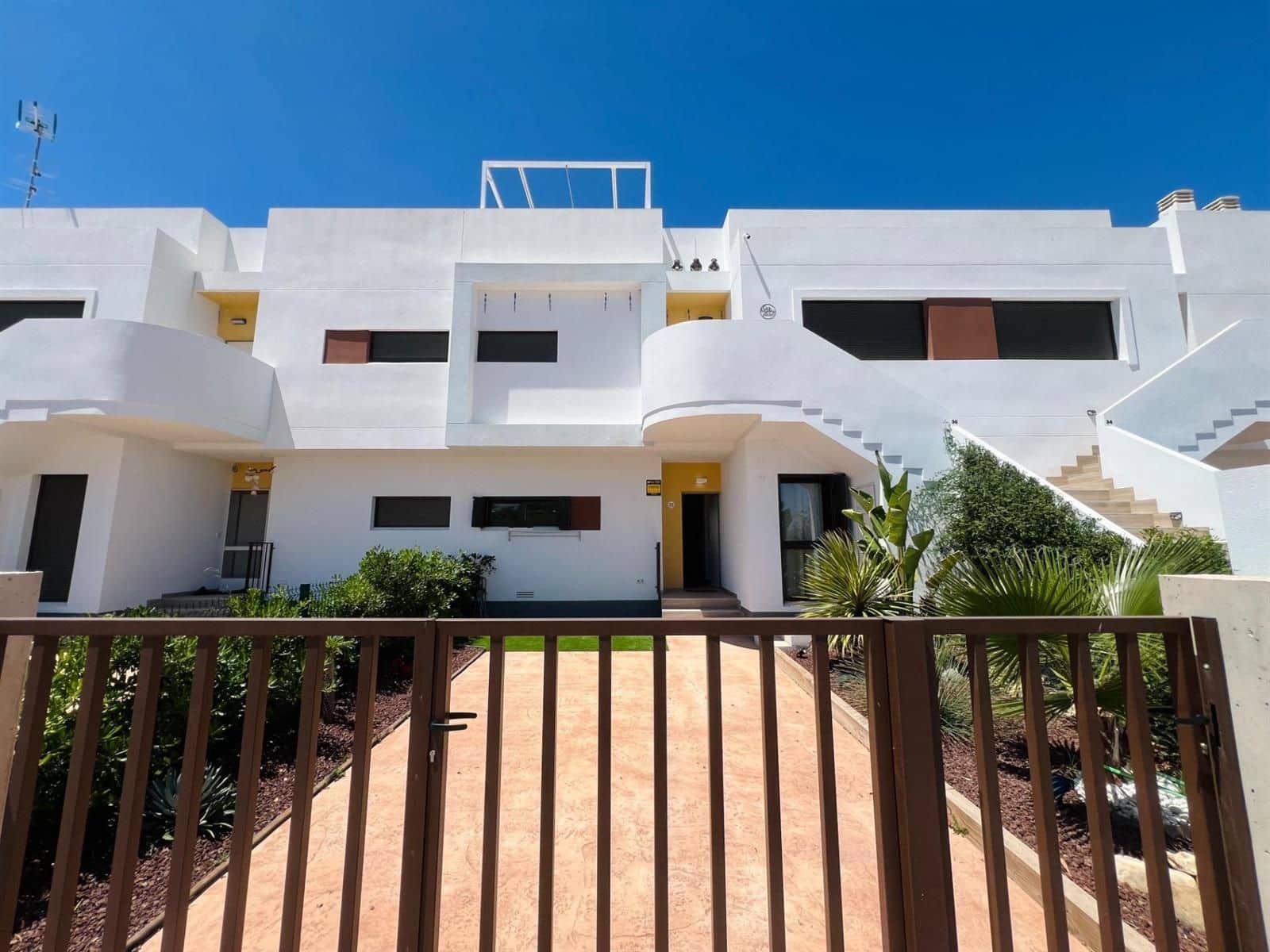 Chalet de 2 habitaciones en Orihuela en venta con piscina garaje - 249.900 € (Ref: 9255956)