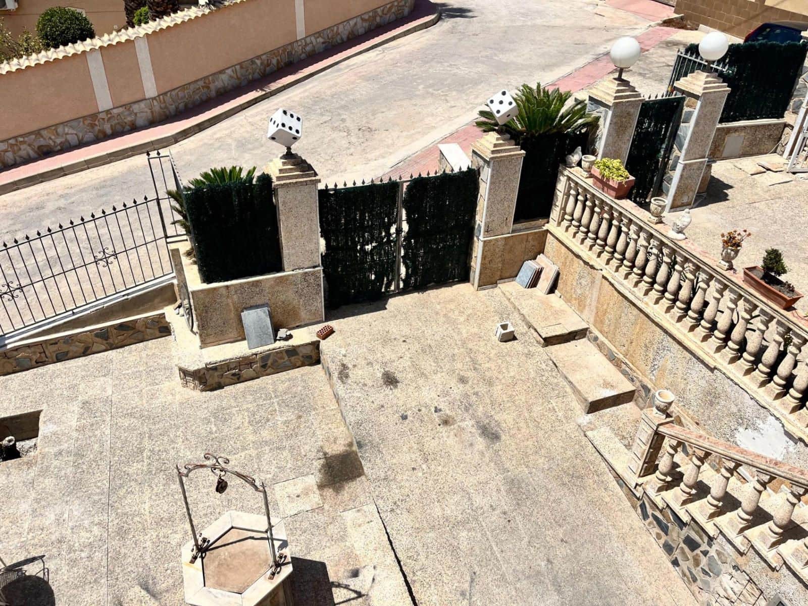 3 Zimmer Villa zu verkaufen in La Zenia mit Pool Garage - 460.000 € (Ref: 9256325)