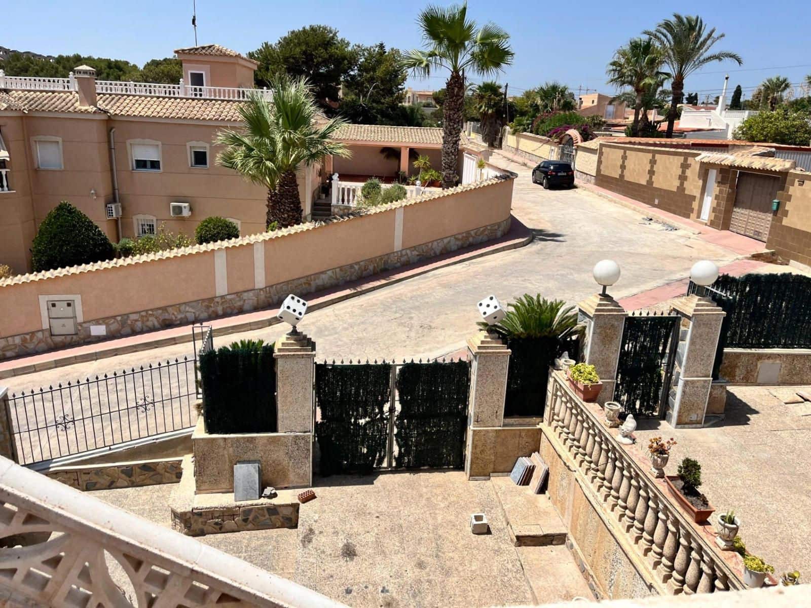 3 Zimmer Villa zu verkaufen in La Zenia mit Pool Garage - 460.000 € (Ref: 9256325)