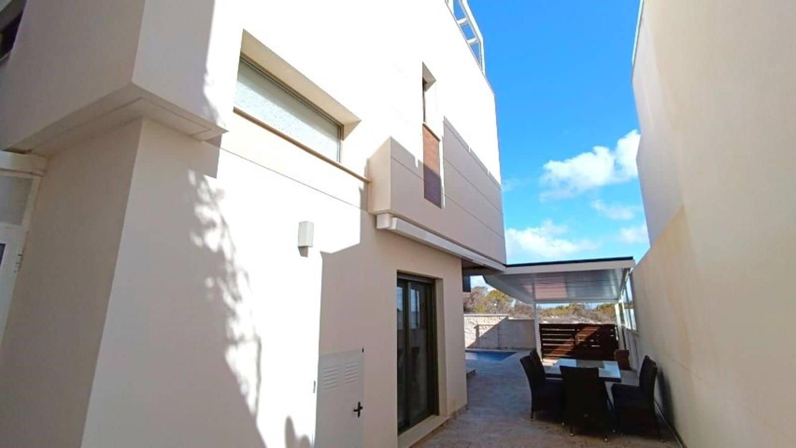 3 sypialnia Willa na sprzedaż w Villamartin z basenem - 450 000 € (Ref: 9263533)