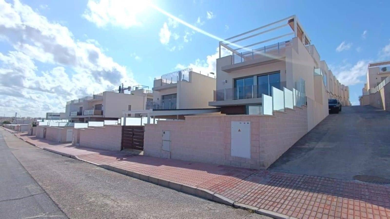 3 sypialnia Willa na sprzedaż w Villamartin z basenem - 450 000 € (Ref: 9263533)