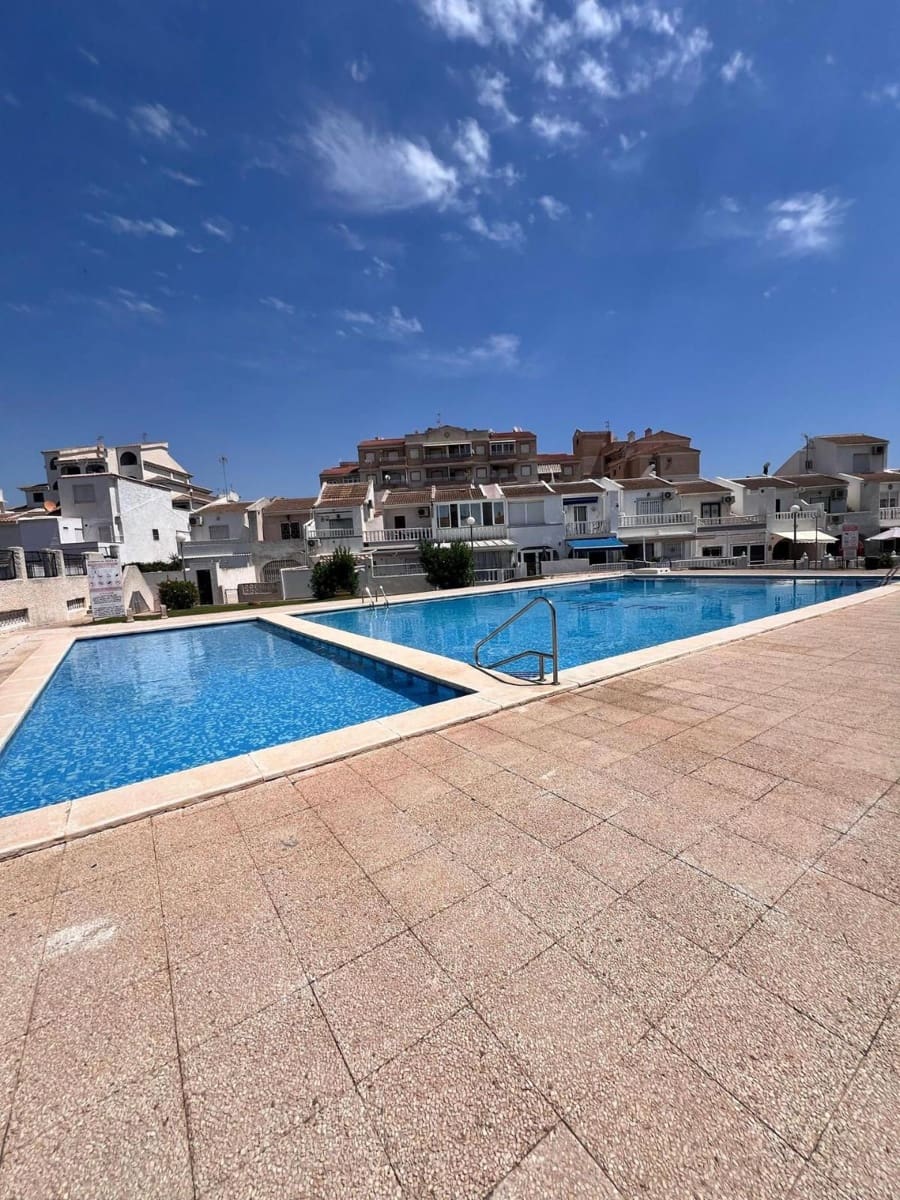 2 soverom Villa til salgs i Torrevieja med svømmebasseng - € 183 000 (Ref: 9263785)