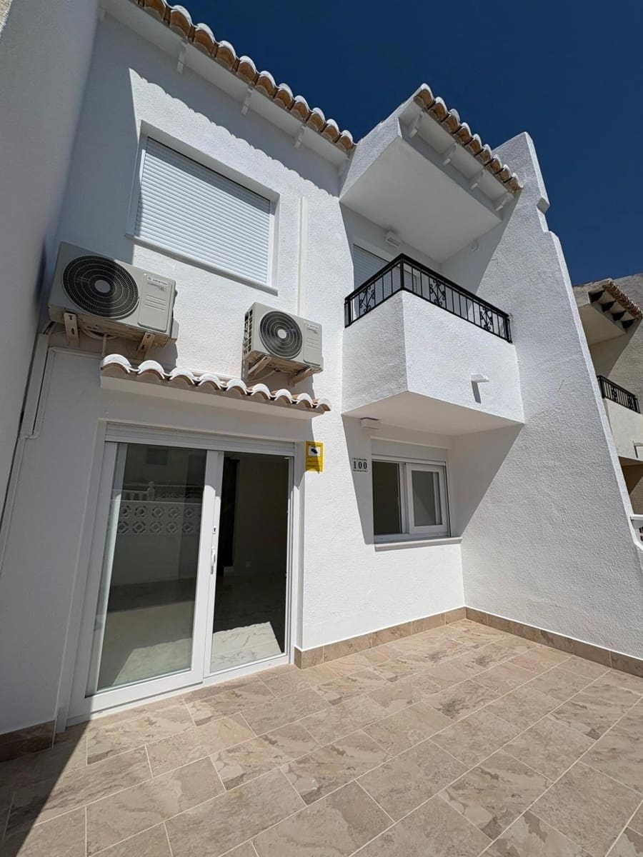 3 sypialnia Dom na sprzedaż w Torrevieja z basenem - 229 000 € (Ref: 9263786)