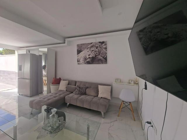 2 soverom Villa til salgs i Aguas Nuevas, Torrevieja med svømmebasseng - € 199 900 (Ref: 9268975)