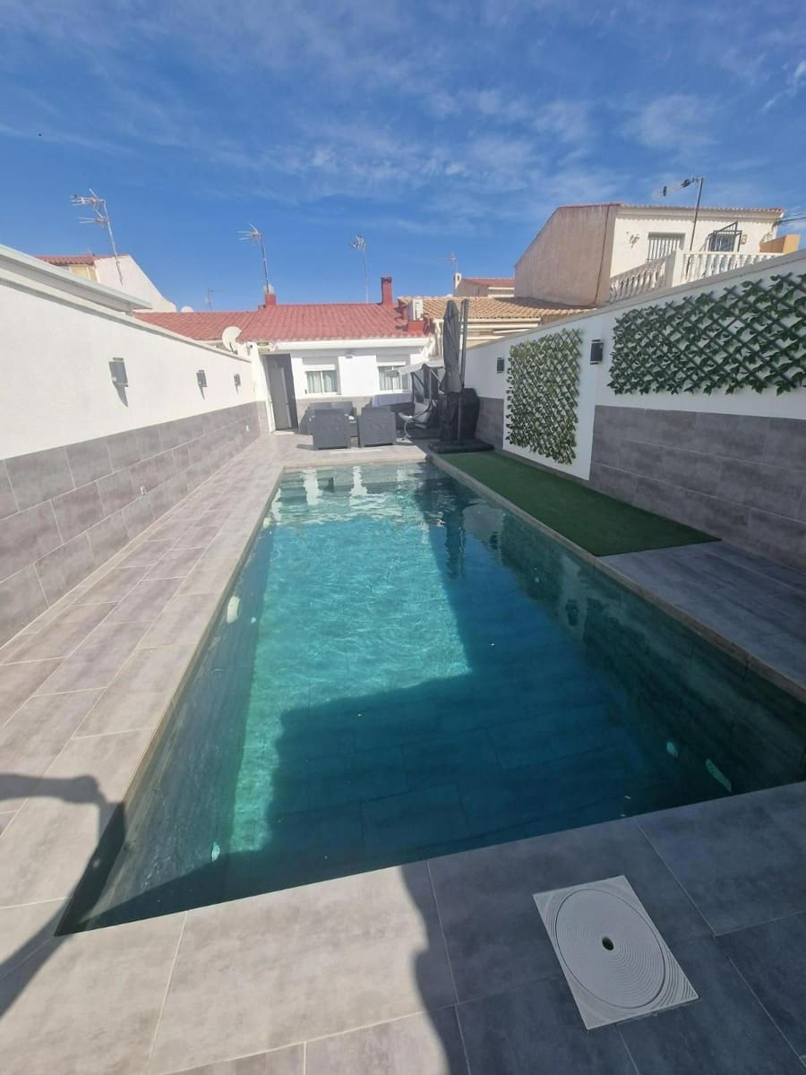 2 soverom Villa til salgs i Torrevieja med svømmebasseng - € 199 900 (Ref: 9268975)