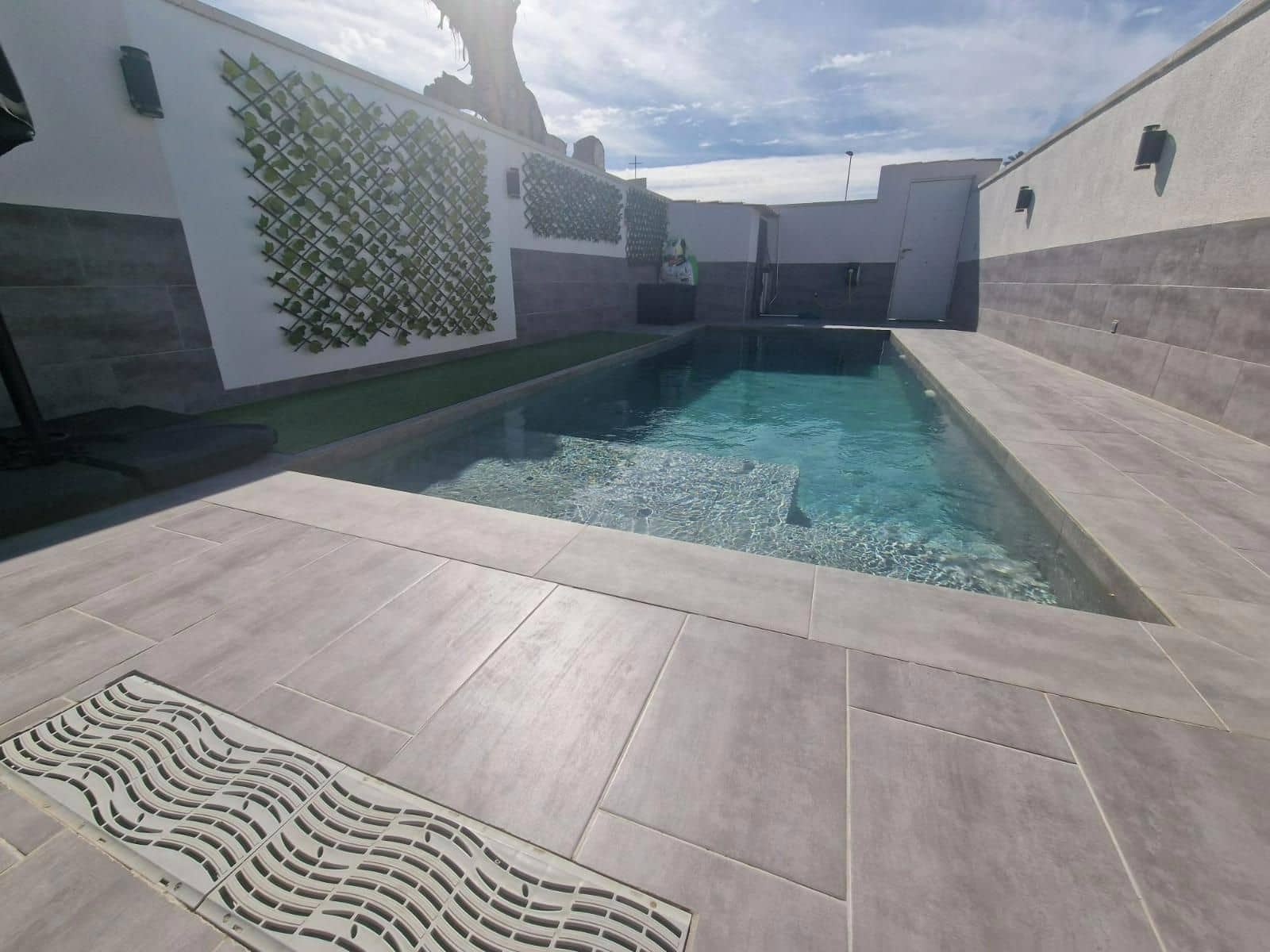 2 soverom Villa til salgs i Torrevieja med svømmebasseng - € 199 900 (Ref: 9268975)