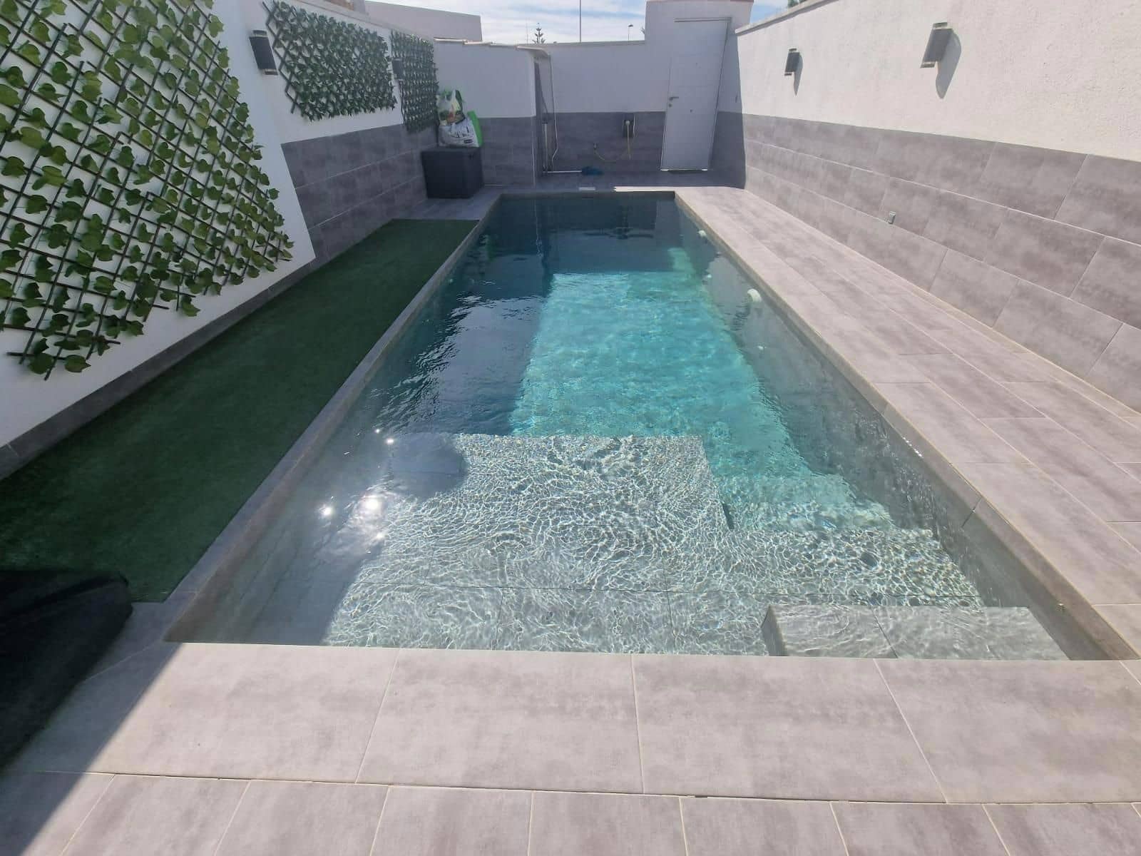 2 soverom Villa til salgs i Torrevieja med svømmebasseng - € 199 900 (Ref: 9268975)