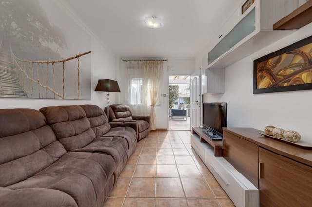 3 soverom Hus til salgs i Mil Palmeras, Pilar de la Horadada med svømmebasseng garasje - € 235 000 (Ref: 9270385)