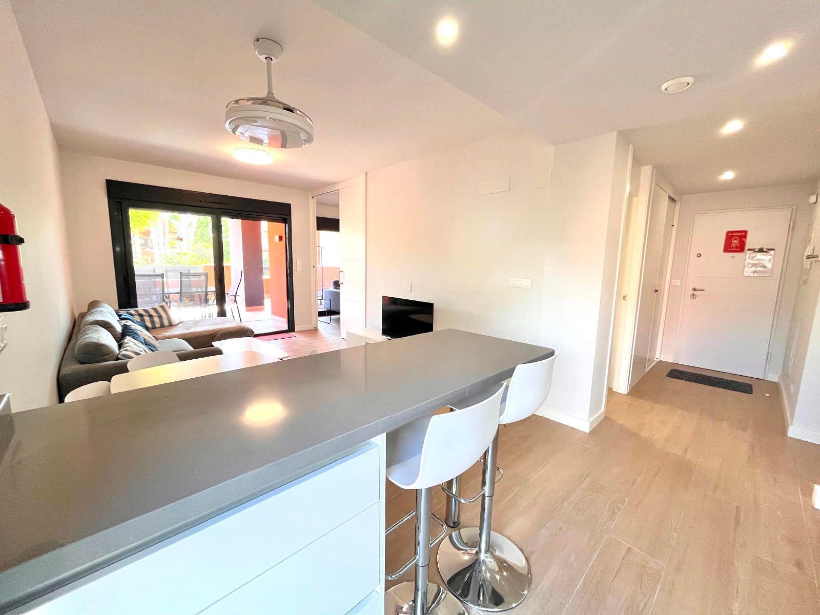 Piso de 2 habitaciones en Villamartin en venta con piscina - 264.950 € (Ref: 9271390)