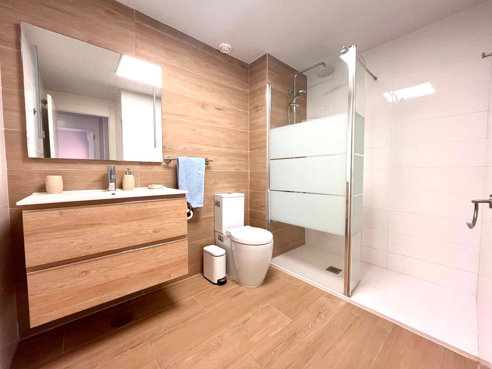 Piso de 2 habitaciones en Villamartin en venta con piscina - 264.950 € (Ref: 9271390)