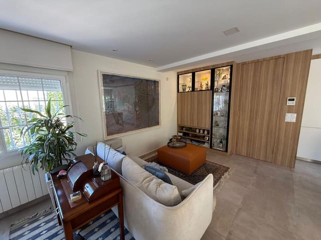 Willa na sprzedaż w San Miguel de Salinas z basenem garażem - 525 000 € (Ref: 9275281)