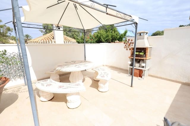 Chalet de 4 habitaciones en La Zenia, Orihuela en venta con piscina garaje - 560.000 € (Ref: 9279825)