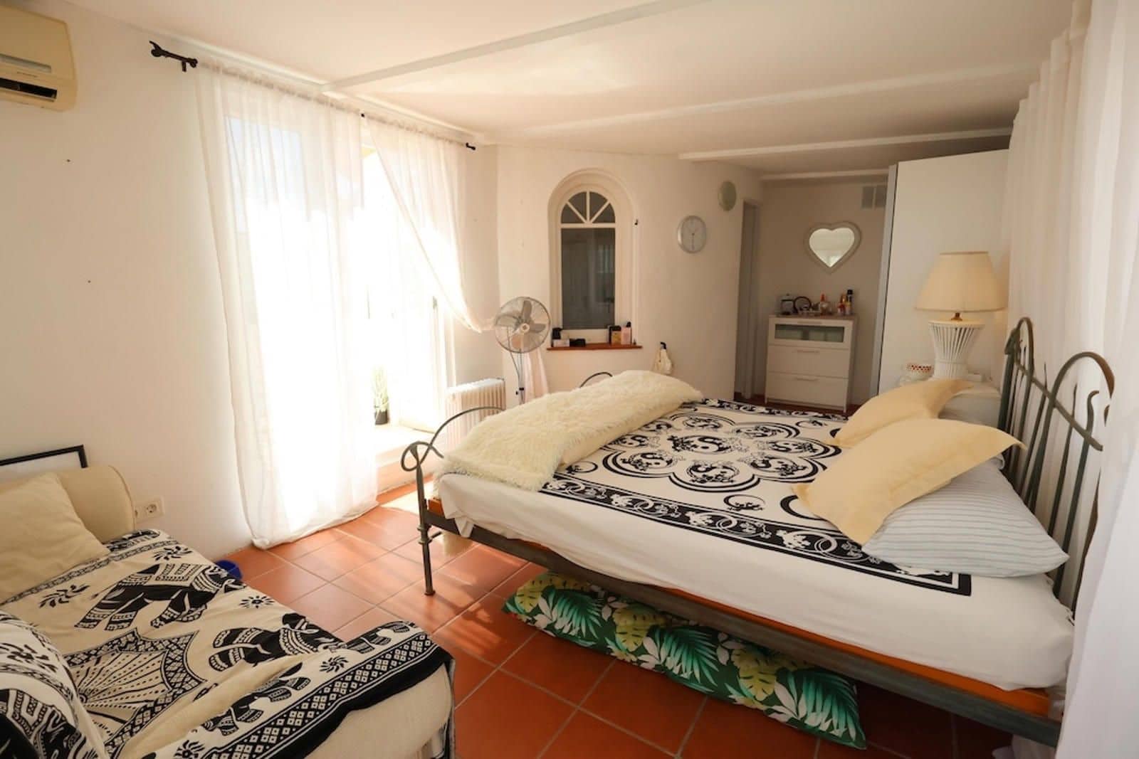 Chalet de 4 habitaciones en La Zenia en venta con piscina garaje - 560.000 € (Ref: 9279825)