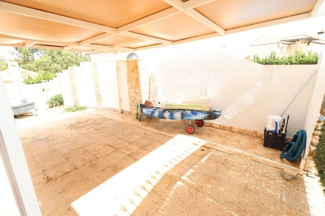 Chalet de 4 habitaciones en La Zenia, Orihuela en venta con piscina garaje - 560.000 € (Ref: 9279825)