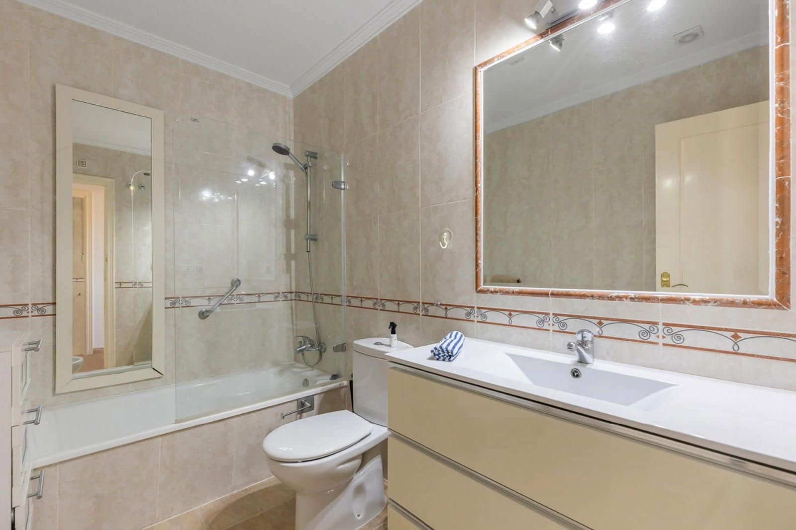 2 soveværelse Penthouse til salg i Orihuela Costa med swimmingpool garage - € 299.900 (Ref: 9279826)