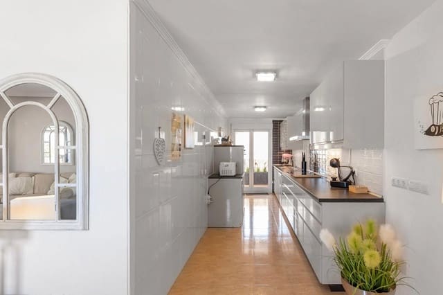 Ático de 2 habitaciones en Villamartin, Orihuela en venta con piscina garaje - 299.900 € (Ref: 9279826)