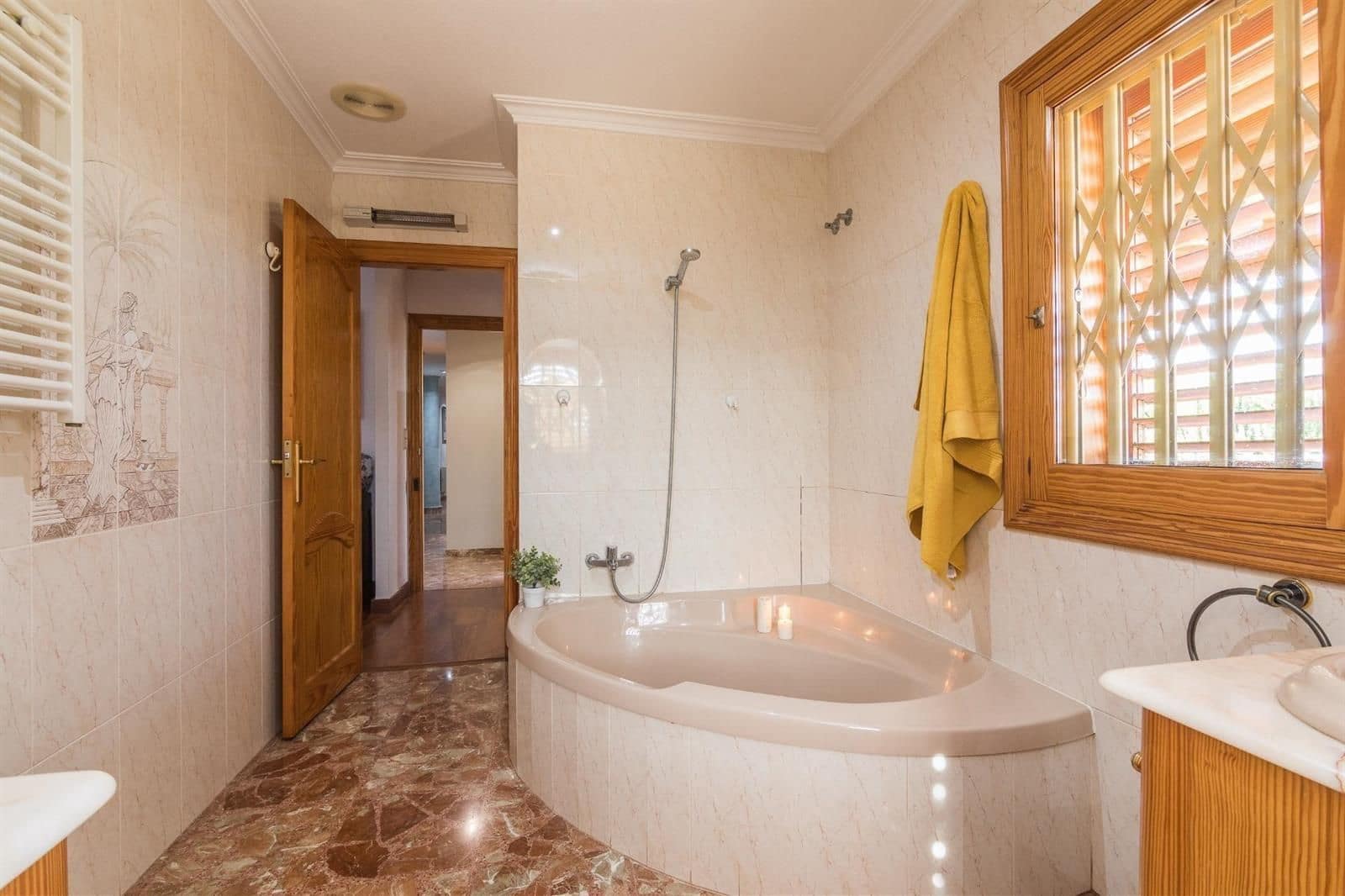 5 slaapkamer Villa te koop in Elche / Elx met zwembad - € 690.000 (Ref: 9279827)