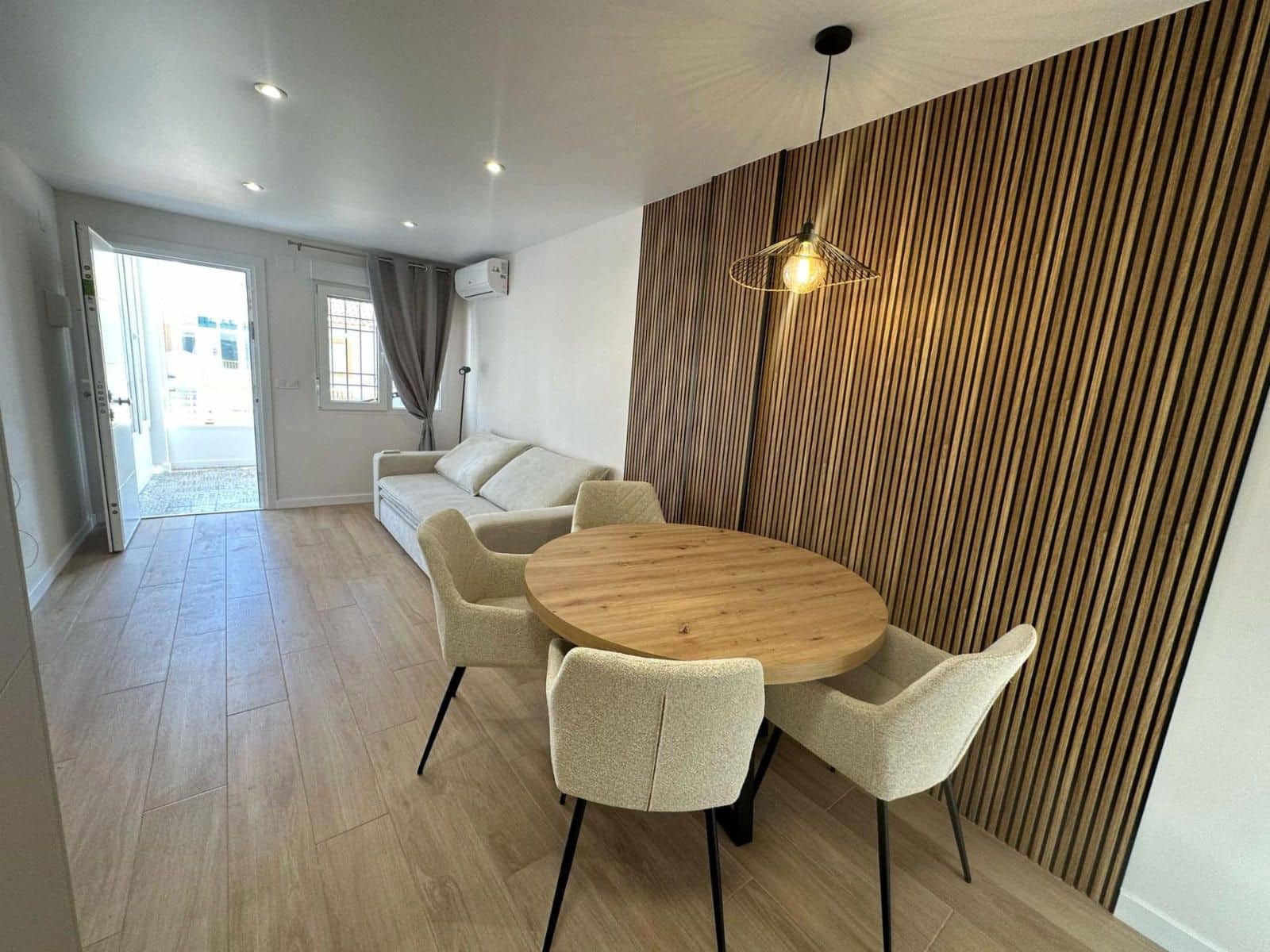 2 chambre Villa/Maison à vendre à Torrevieja avec piscine - 175 000 € (Ref: 9293164)