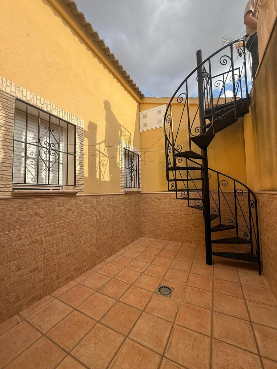 3 bedroom Villa for sale in Catral with pool garage - € 399,000 (Ref: 9293494)