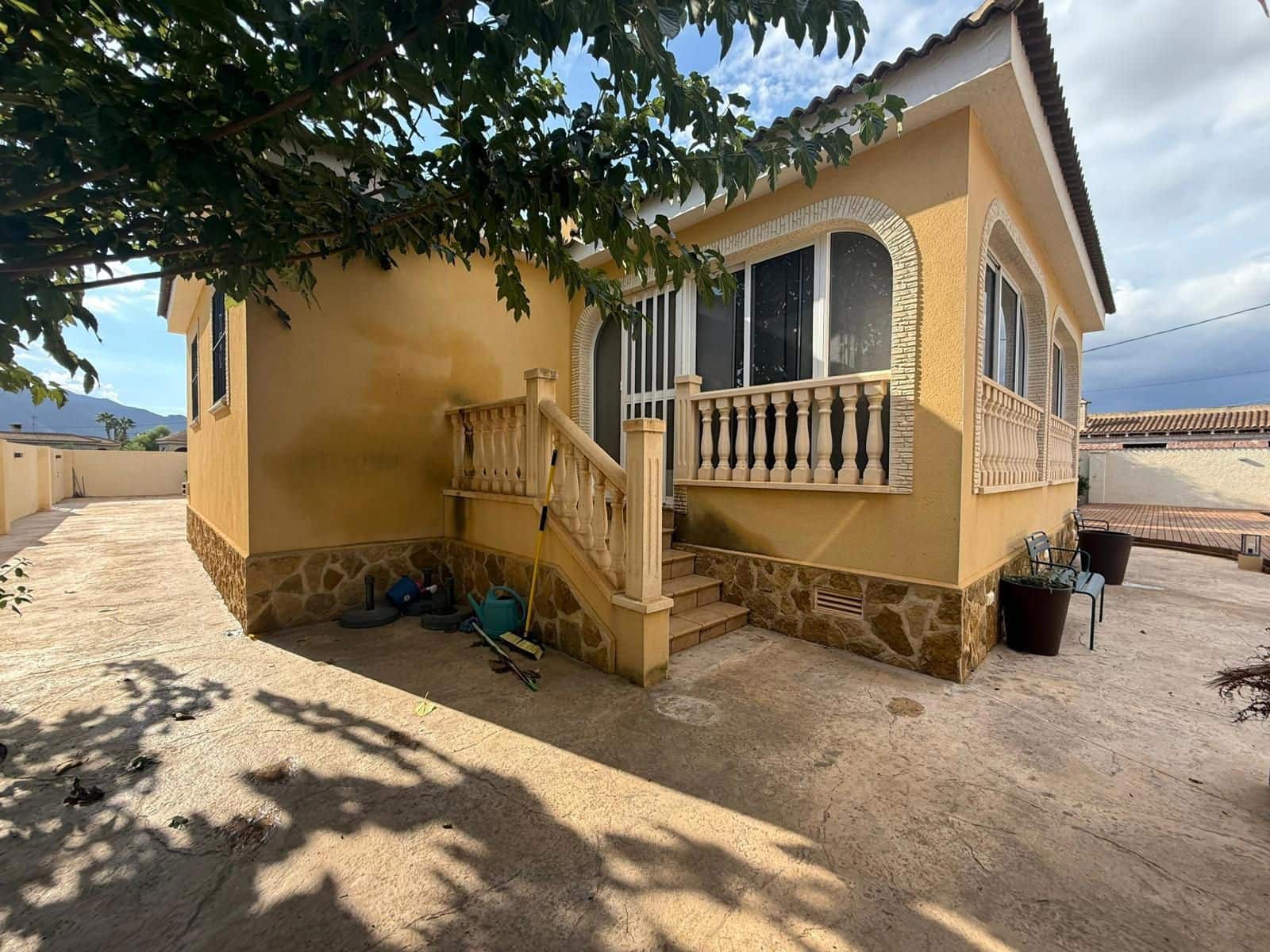 3 bedroom Villa for sale in Catral with pool garage - € 399,000 (Ref: 9293494)